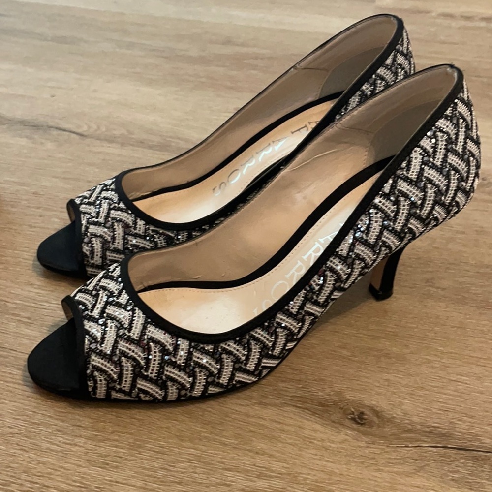 Caparros sparkly heels 8 1/2 B